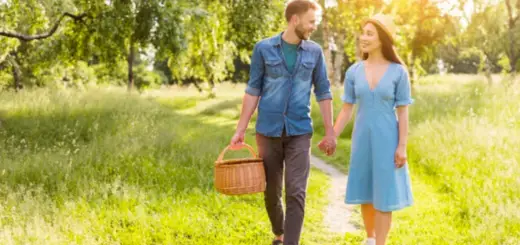 Walking in an Urban Park Full of Trees Would Make People Happy like Christmas Day