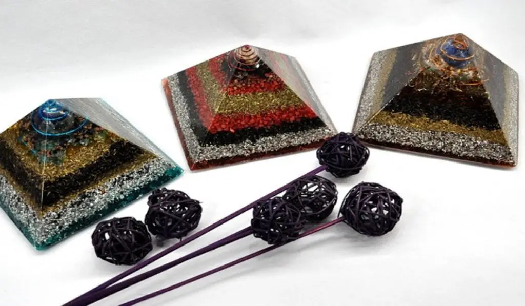 Receive an Important Advice for the Upcoming Month by Choosing a Pyramid